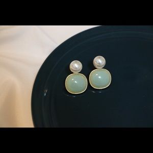 Elle Chalcedony Translucent Pearl Earring